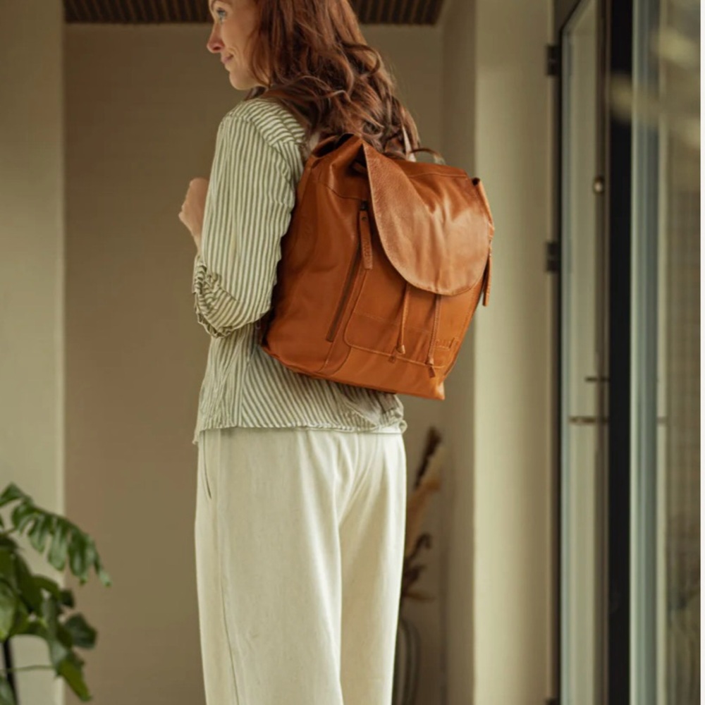 Muud Black Gimo Leather Backpack BNWT - Picture 13 of 13